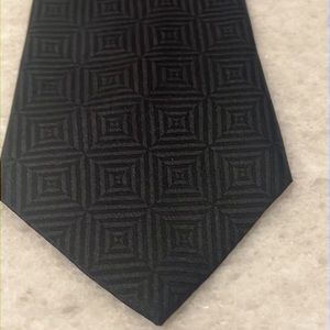 Albert Nipon silk tie